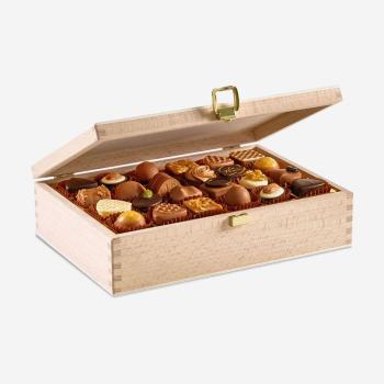 48 pcs praline assorted chocolate in a wooden box