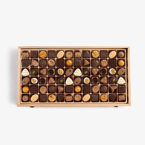 144 pcs praline assorted chocolate in a wooden box