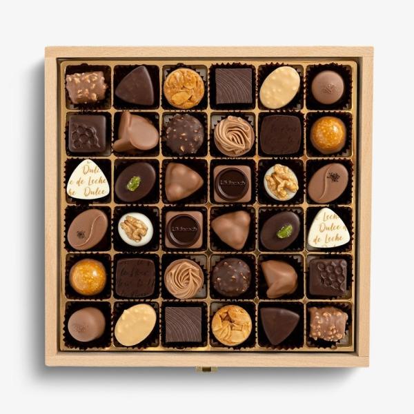 72 pcs praline assorted chocolate in a wooden box